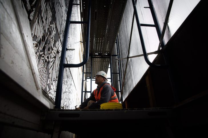 Watsonville Brillante Mural construction worker photo credit Crystal Birns